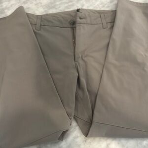 Lululemon Commision Classic Tapered Golf Pant